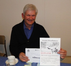  Bengt Bengtsson med diplom och vinnare av C-G Göranssons jaktdagar i Ottsjö