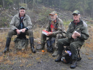 I väntan på upptag, Jan-Erik Eriksson, vägvisare Walle Danielsson och domare Gunnar Karsbo